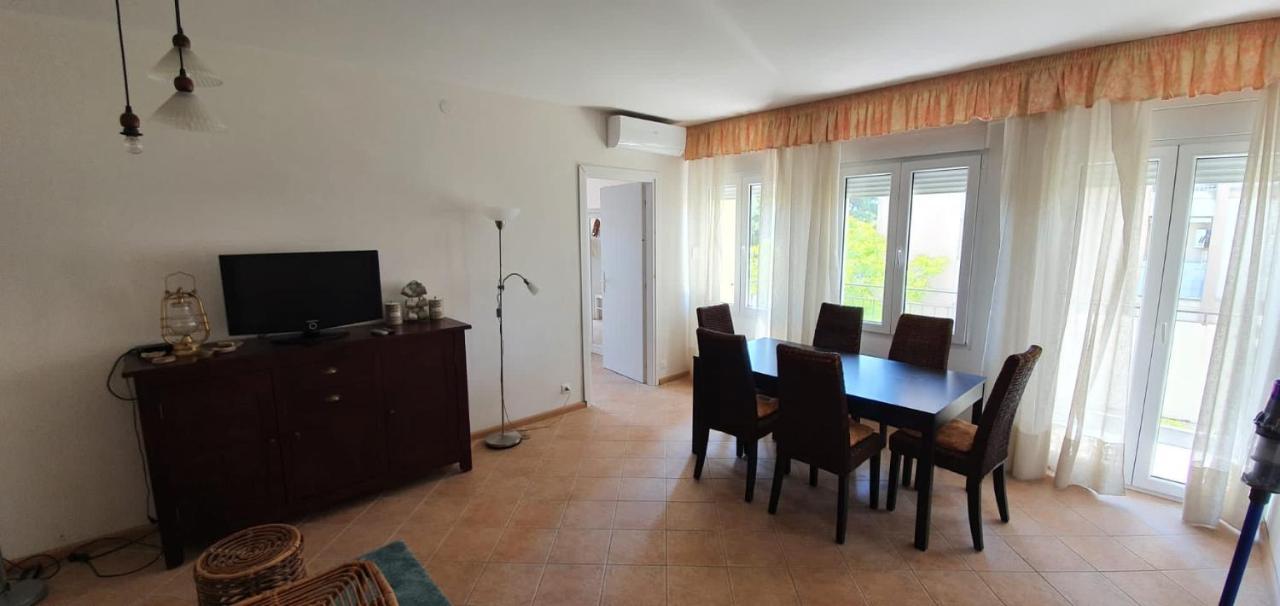 Fiuri De Tapo Apartamento Grado Exterior foto